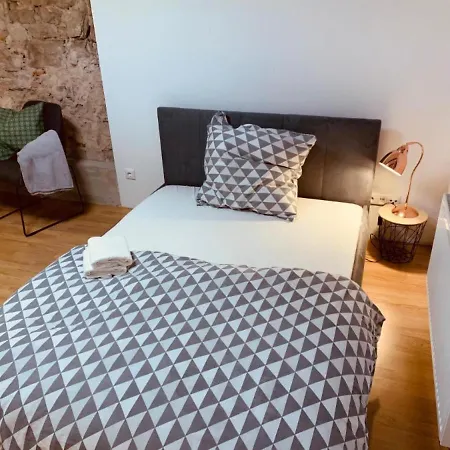 Felix Living 1 Готель